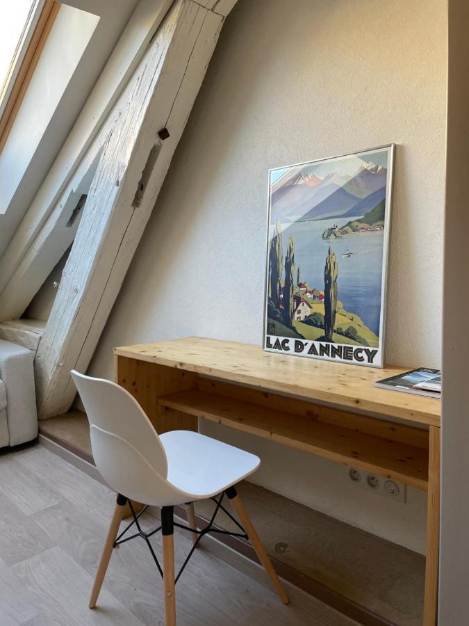 Studio sous les toits Annecy Centre-ville Extérieur photo